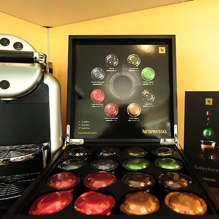 Chesa Arella アパートホテル 4*