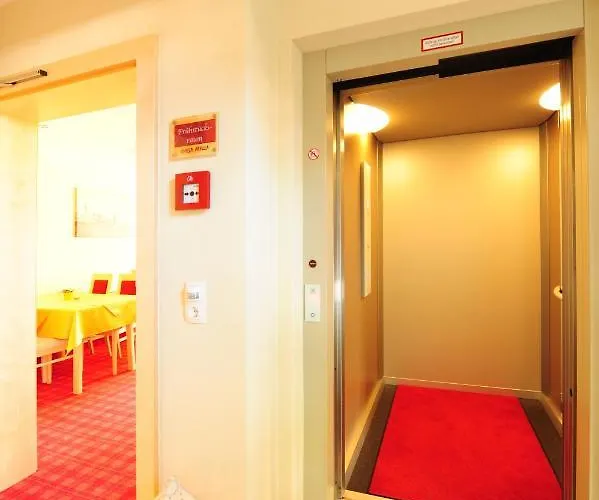 Ξενοδοχείο με διαμερίσματα Chesa Arella 4*